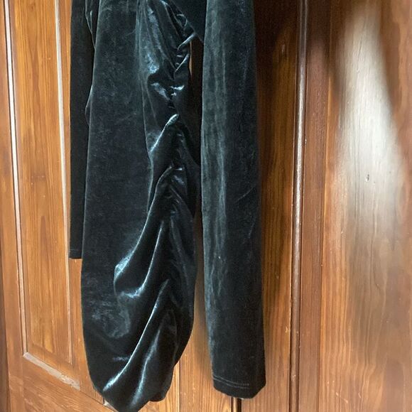Wild Fable Black Velvet Long SleeveOff The Shoulder Bodycon Mini Dress Size S - Picture 4 of 10